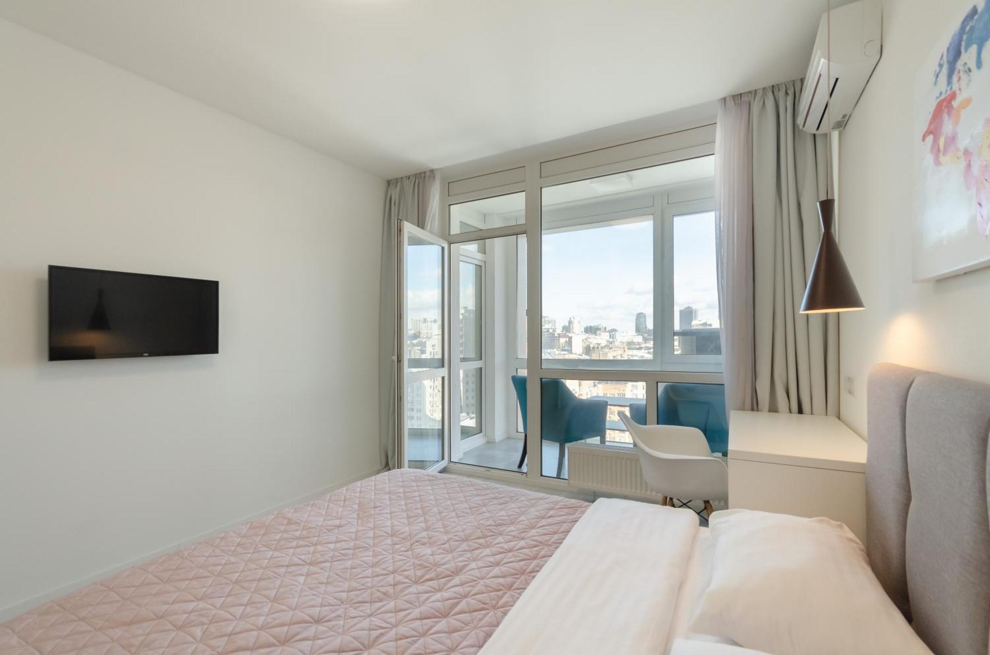 Petrovdom Apartments 220-126-226 In Rc Hofman House, 34 Zolotoustivska Street キエフ エクステリア 写真